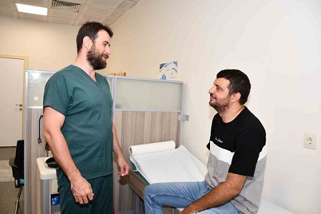 Yemek Borusundaki 13 Santimetrelik Kitle Kapalı Ameliyatla Çıkarıldı