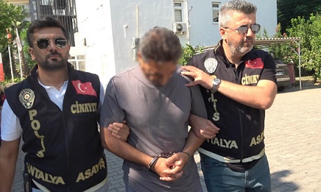 Antalya Otoparkta Dehşet! Kadını Öldüren Emekli Polis Adliyede