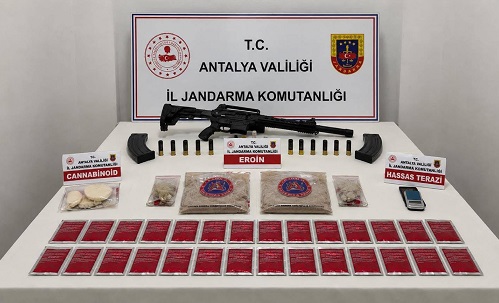 Antalya’da Jandarma’dan Uyuşturucu Operasyonu