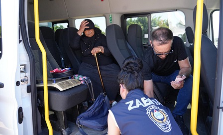 Kepez’de dilencilere zabıta operasyonu