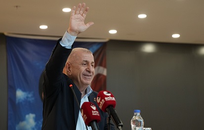 Ümit Özdağ: “Türkiye’yi Kurşun Geçirmez Okul Çantası Üretecek Noktaya Getirdiler”