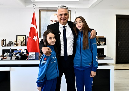 Muratpaşa’nın Gururu Şahin Kardeşler