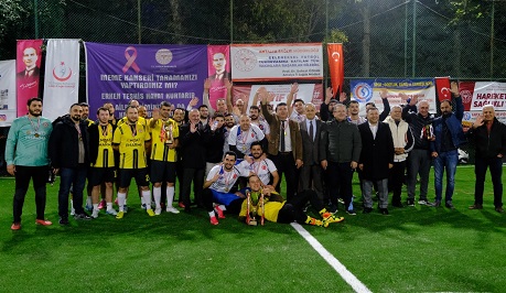Sağlık Çalışanları 25. Kez Sahaya Çıkıyor